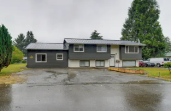 Near Twilight Sites & Scenic Hikes: Forks Apt