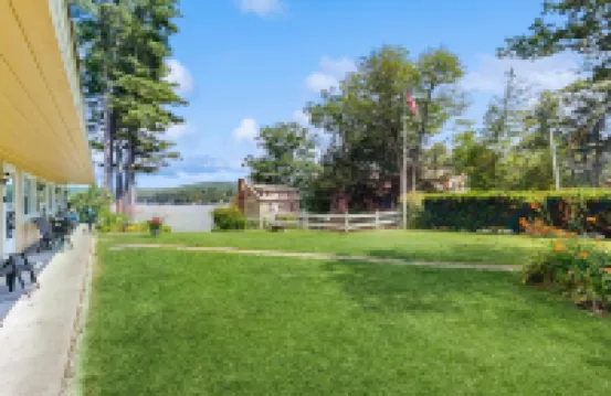 King Birch Lake Home, Unit 4 Hotels in Alton