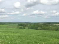 PET FRIENDLY Ranch Living w/ beautiful vistas near local attractions/festivities