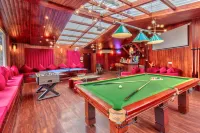 Paradise-The Whitehouse Cafe