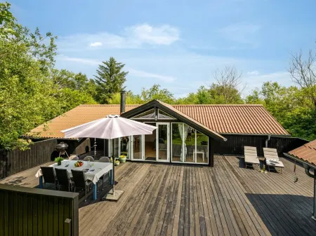 "Impi" - 1.5km from the Sea Отели в г. Фанё