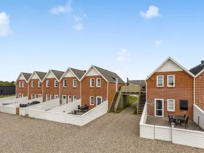 "Lotte" - 2.3km from the Sea Hotel a 