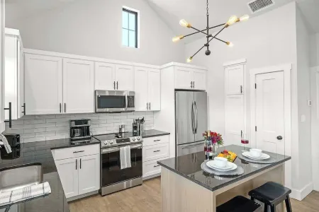 Ricky's Roost with Hot Tub