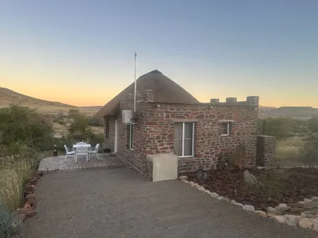 Tsauchab River Lodge Отели в г. Сезрим