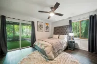 Modern 4 bedroom 4 bathroom home offered for extended stays.