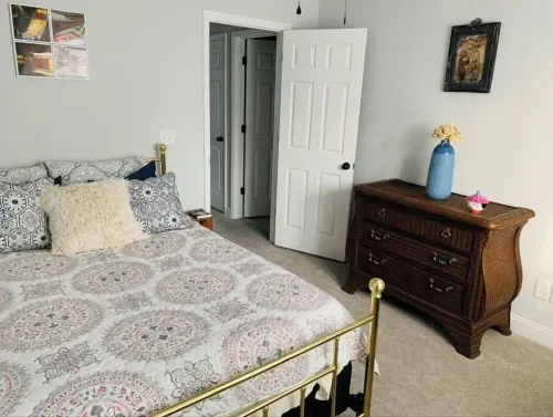 Townhome minutes away from downtown Charleston and Folly Beach