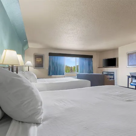 AmericInn by Wyndham Green Bay East