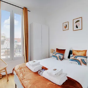 Cozy Apartment 2Bdr/4P - in the Heart of Suresnes Отели рядом с достопримечательностью «Philips»