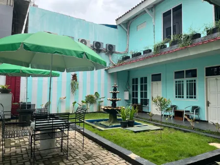 Hotel Bamboo Bogor Отели рядом с достопримечательностью «BUNDARAN TAMAN SARI PERSADA BOGOR»