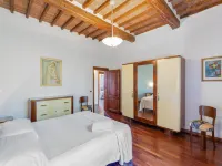 Poolside Leisure in Empoli Hideaway