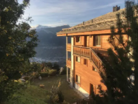 Authentic Apartment With Mountain View