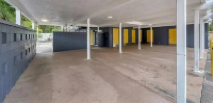 Second floor Apt D 1 mile from waterfront and downtown. Just 2 miles from beach!