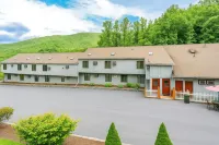 Smoketree Lodge
