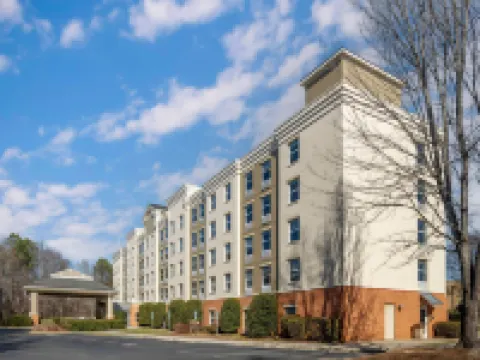 舒適套房酒店 - 近伯克戴爾村 - 亨特斯維爾 亨特斯維爾酒店