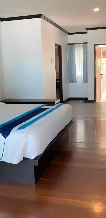 ห้องดีลักซ์ พร้อมวิวสระว่ายน้ำ