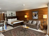 Studio In Lakeside Village, Updated Kitchen & Bath Apts