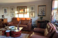 Apartment - Sleeps 4 - Parking - Balcony - Garden