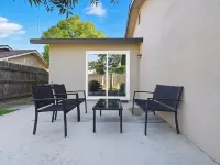 The Cozy Rustic Sequoia Wi-Fi & 2 Garage Hotels in Tulare