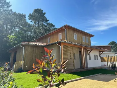 Villa 10 min walk from Bourdaines beach Hotels near Camping l'Etang Blanc - Vacances André Trigano