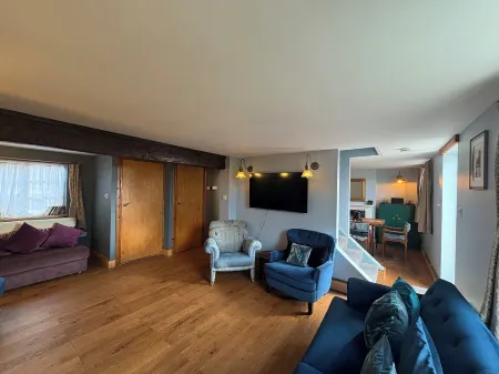 Rustic and Quirky Comfortable Cottage with Hot Tub Отели рядом с достопримечательностью «Ашдаун Форест»