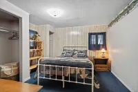 Northwoods Ln Cottage in Clear Creek by Tranquility Retreats