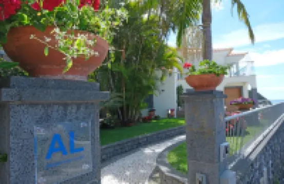 Fuga para o mar com piscina privada