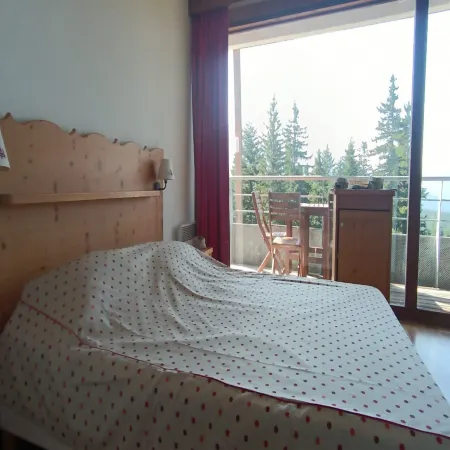 Charming Apartment on the Ski Slopes Отели в г. Шанрус