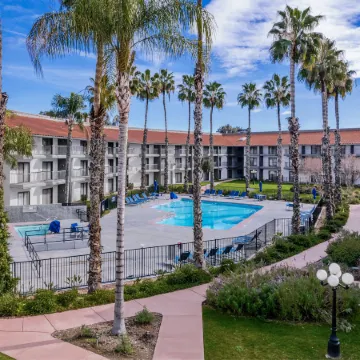 DoubleTree by Hilton Bakersfield