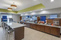 Holiday Inn Express & Suites CINCINNATI-BLUE ASH by IHG - breakfast