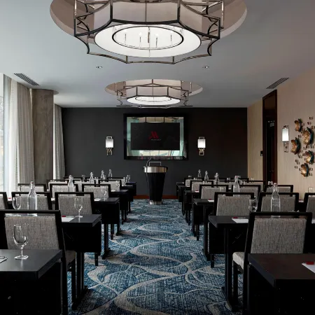 Ithaca Marriott Downtown on the Commons Отели в г. Итака