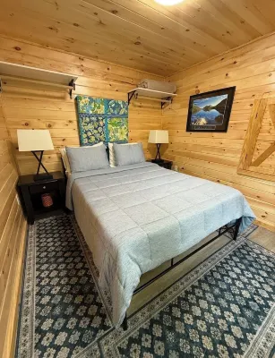 Mason Hollow Hideaway Cozy cabin with WiFi and AC in peaceful Whitley County KY
