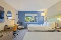 Holiday Inn Express & Suites TORRINGTON by IHG Hotel di 