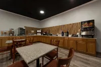 派克峯曼尼託温泉凱藝套房酒店 - 早餐