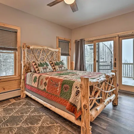 Rustic 3-Story Pittsburg Cabin w/ Lake & Mtn Views