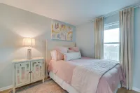 Gulf Coast 'Cozy Condo' w/ Pool: Walk to Beach! - Condos