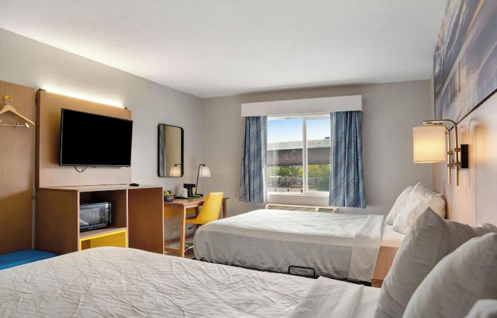 Days Inn by Wyndham Omaha NE