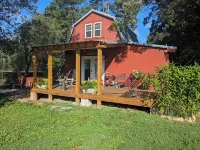 The Barn at Toad Hill. Pet friendly, close to Smokies, Airport. Brand new!