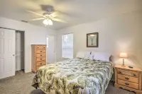 Home w/ Yard: 1 Mi to Indian Rocks Beach & Golf - Parking