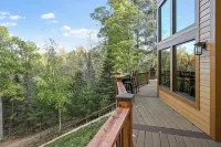 Eagles Bluff 6 Br Lakefront Cabin on 20 Acres