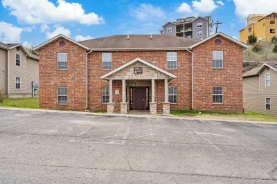 Country Farmhouse - Best of Branson! Hotels near Hollywood Wax Museum