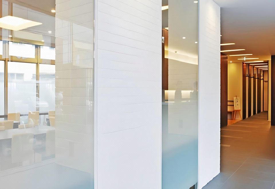 2. JR 인 삿포로..