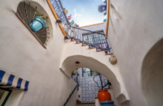 Whimsical Design and Mountain Views - Unique Downtown Retreat