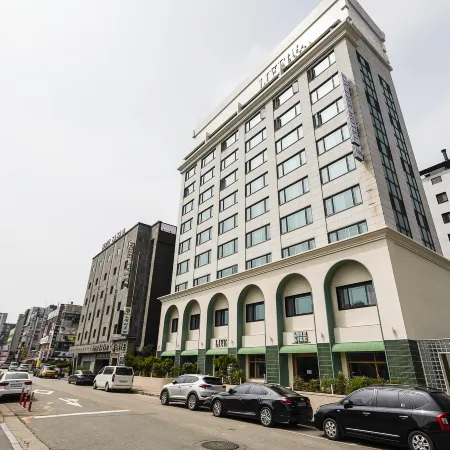 LIV Life Hotel Отели рядом с достопримечательностью «Аутлет-центр Siheung Premium»