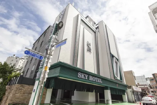 hotel sky Отели рядом с достопримечательностью «Jei University»