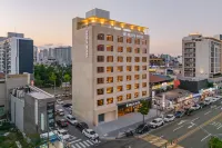 Pohang Yeongildae Beach Hotel Hotels in Pohang