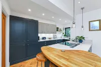 Tealby House Hotels in Rushcliffe District