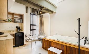 Hotel Attic 33