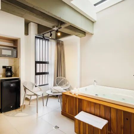 Hotel Attic 33