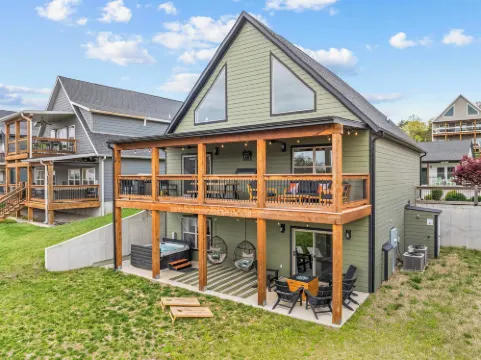 Green Wood Getaway for 18 Hotels in Ridgedale