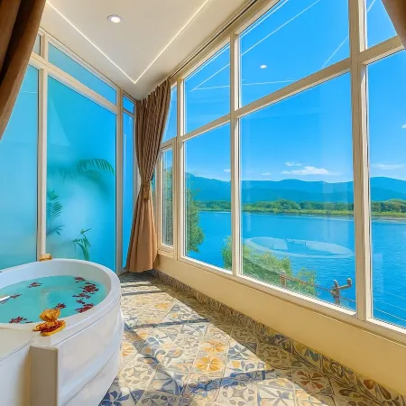 The Neeraj Ganga Rajmahal Wellness with Ganga View